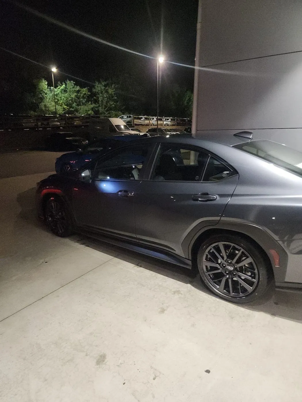 Delivery night, side view