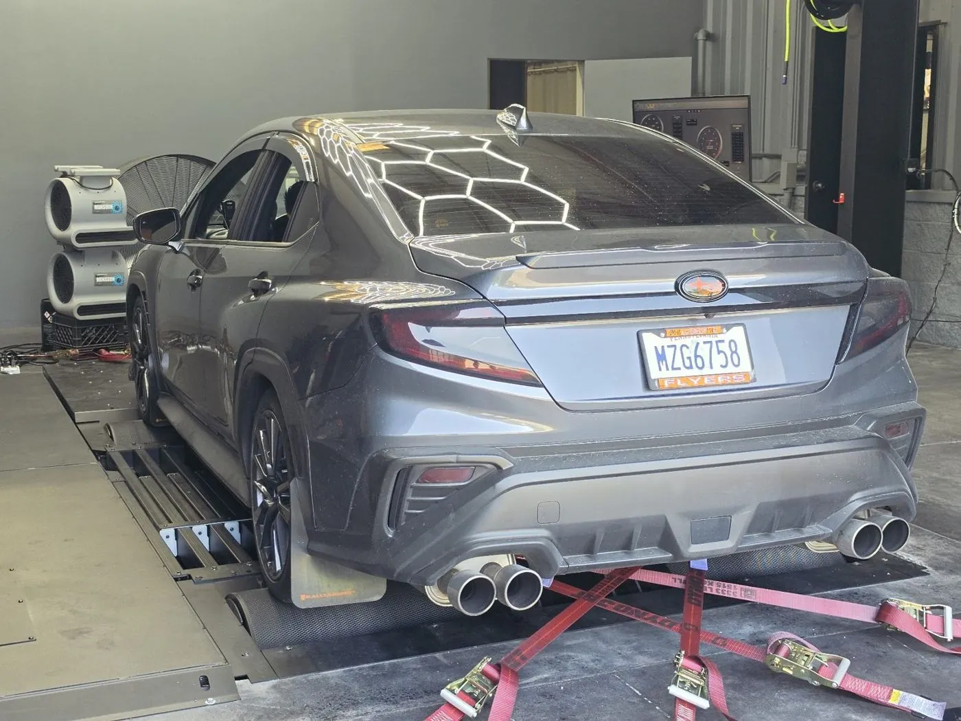 On the rollers, rear view