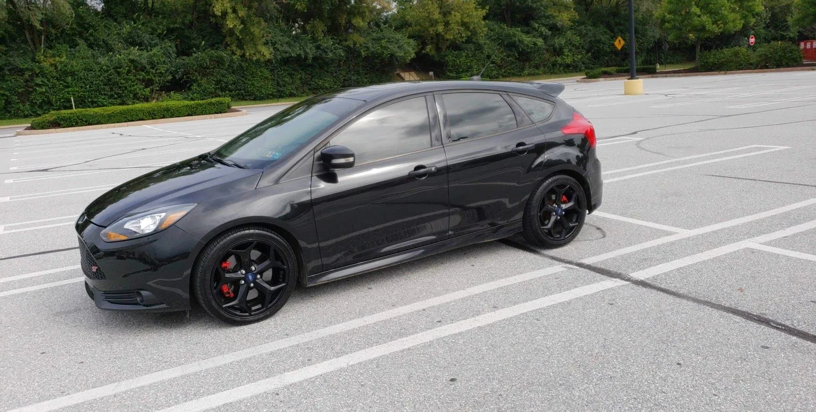 Black 2014 Ford Focus ST, side profile